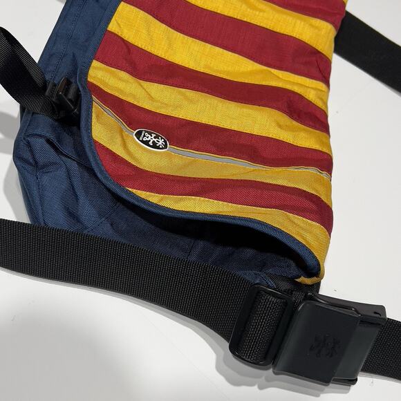 Crumpler Barney Rustle Blanket Messenger Bag 17x11 Red Yellow Blue Shoulder Bag - Picture 3 of 8